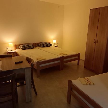 Adamovic Apartamento Pirot Exterior foto