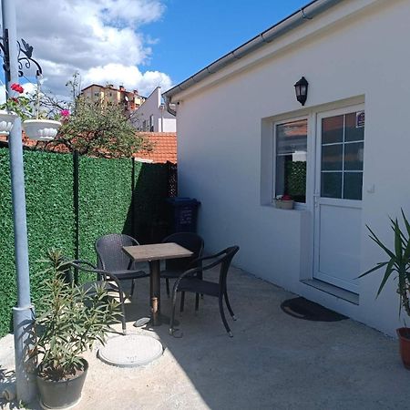 Adamovic Apartamento Pirot Exterior foto