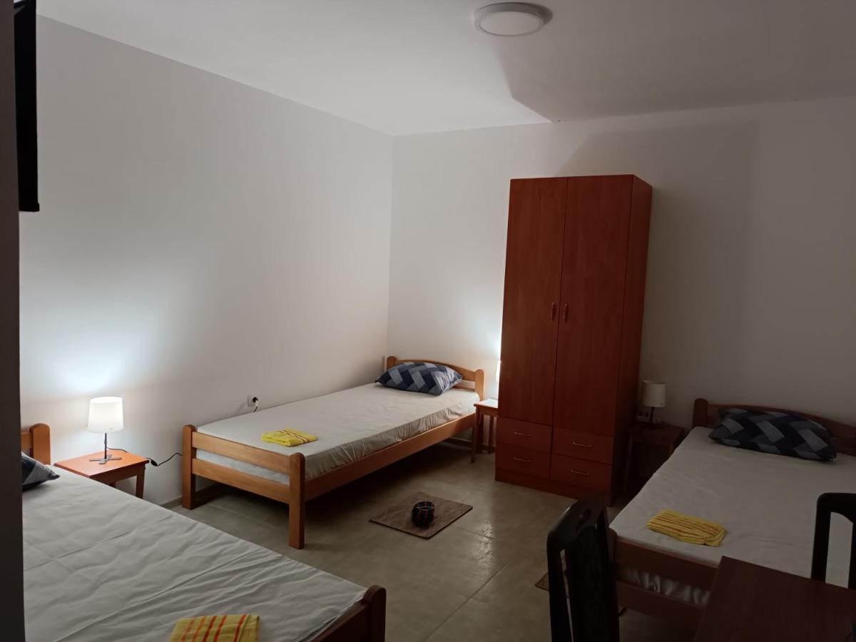 Adamovic Apartamento Pirot Exterior foto